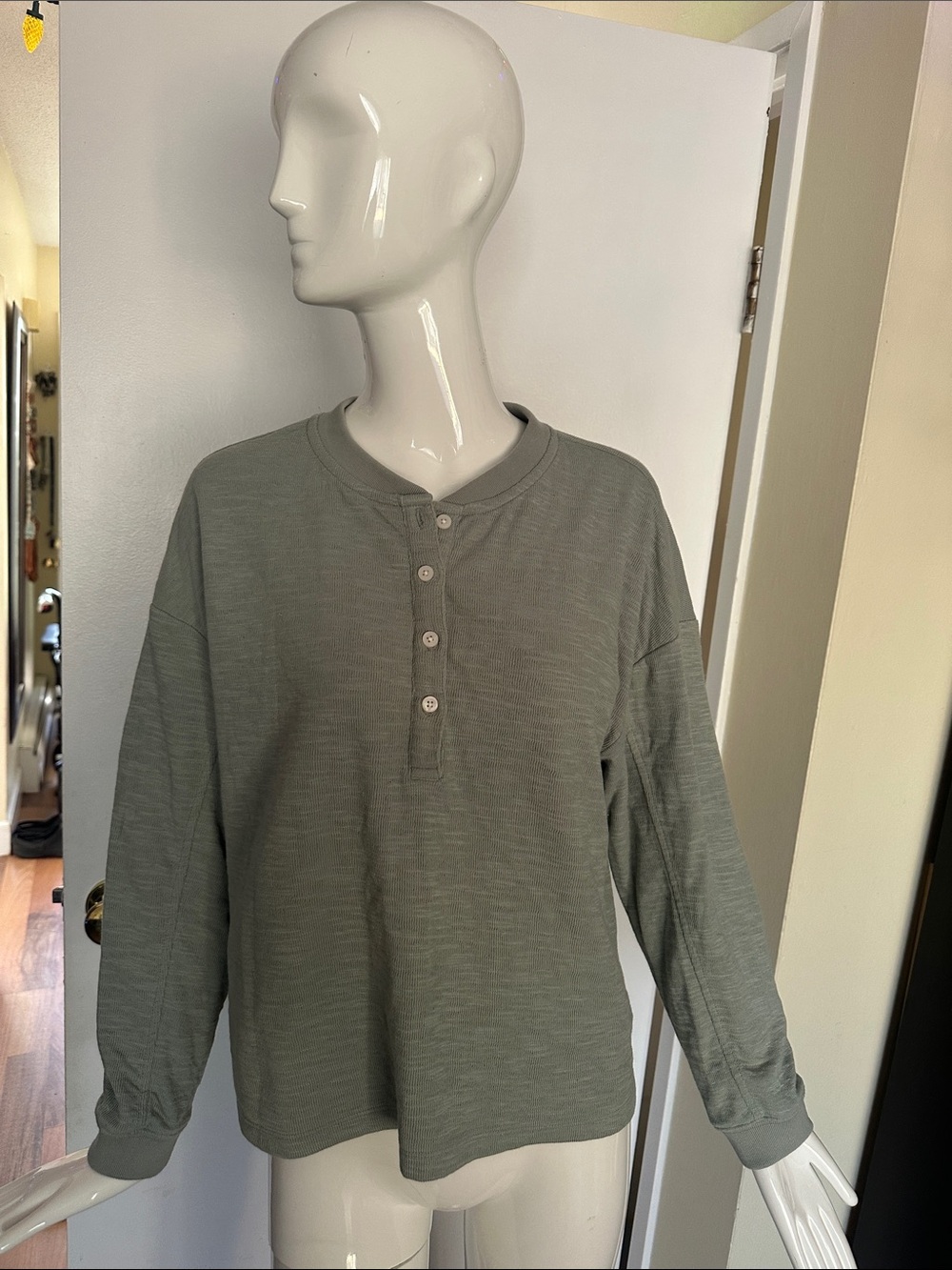 Simons Sage Green Henley Long-Sleeve Pullover